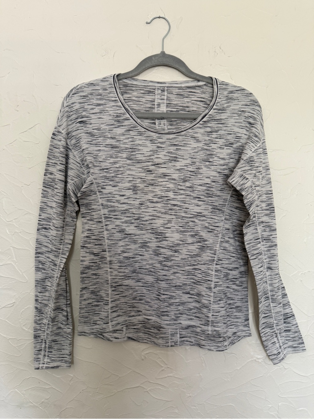 Lululemon Long Sleeve Shirt. White and Gray